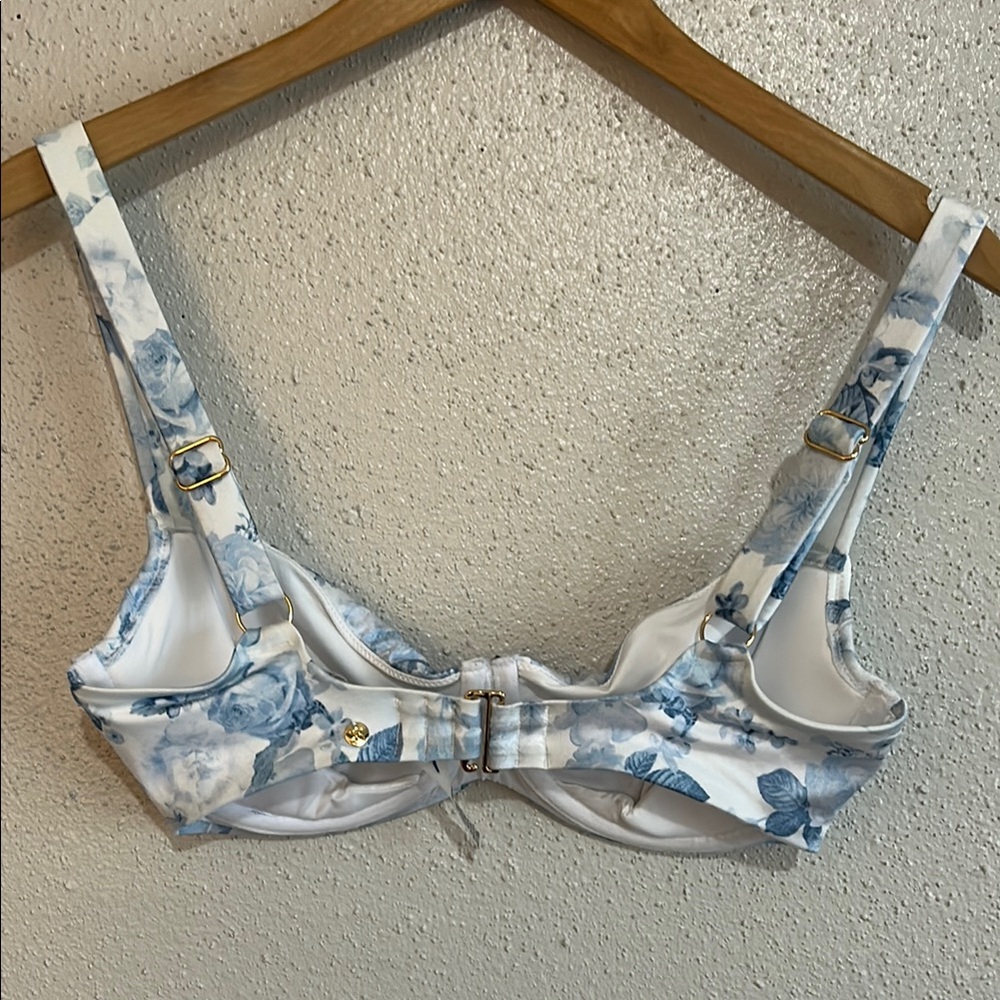 Victoria Secret Swimming Top Floral Blue and White 32DDD - Picture 5 of 11